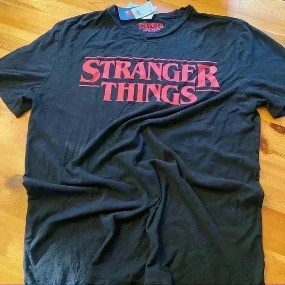 NWT Stranger Things T-shirt - Picture 7 of 8